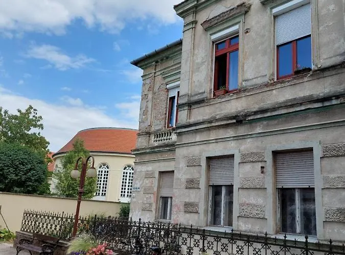 Holdfény Appartement *